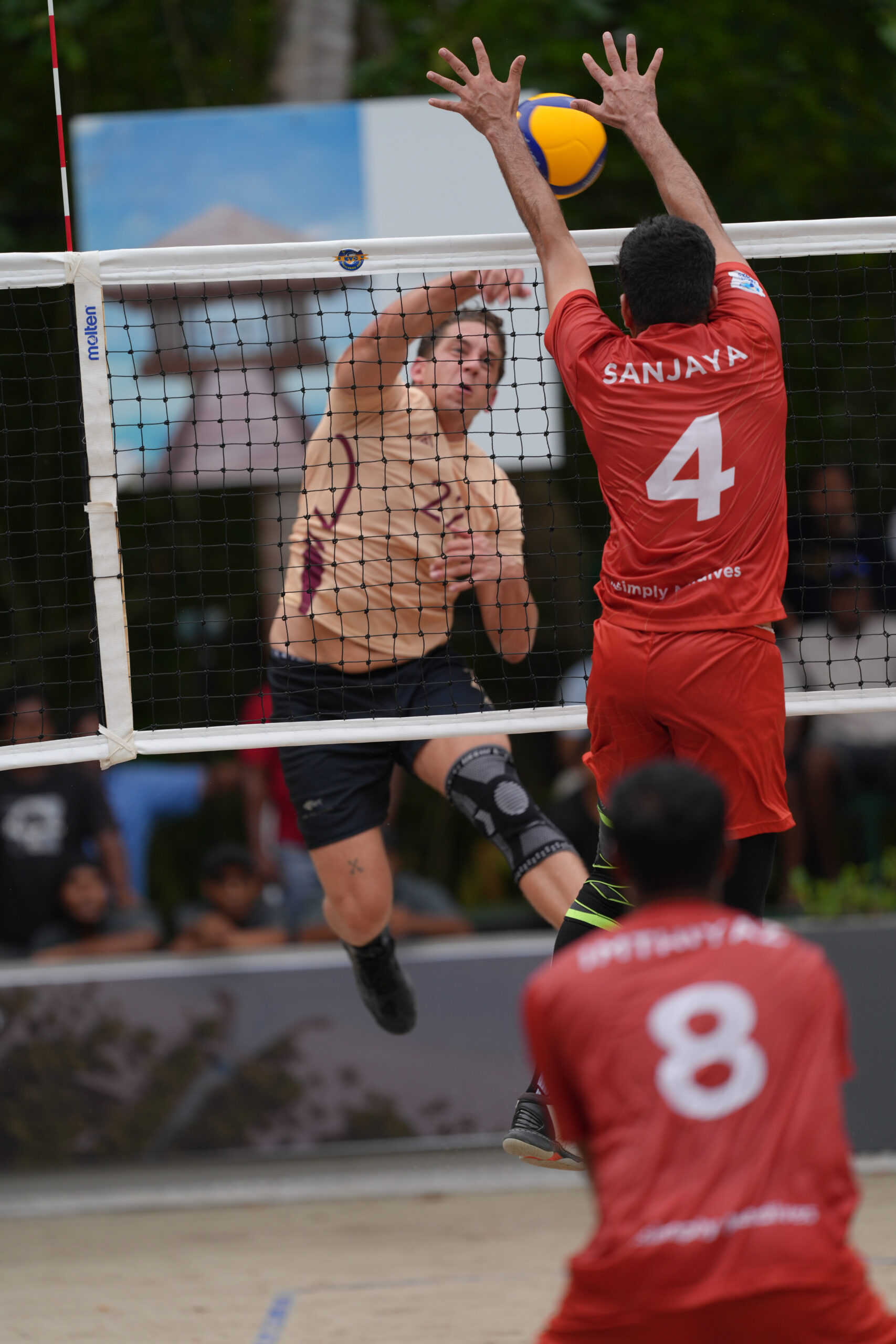 Meeru Vs Fari Island