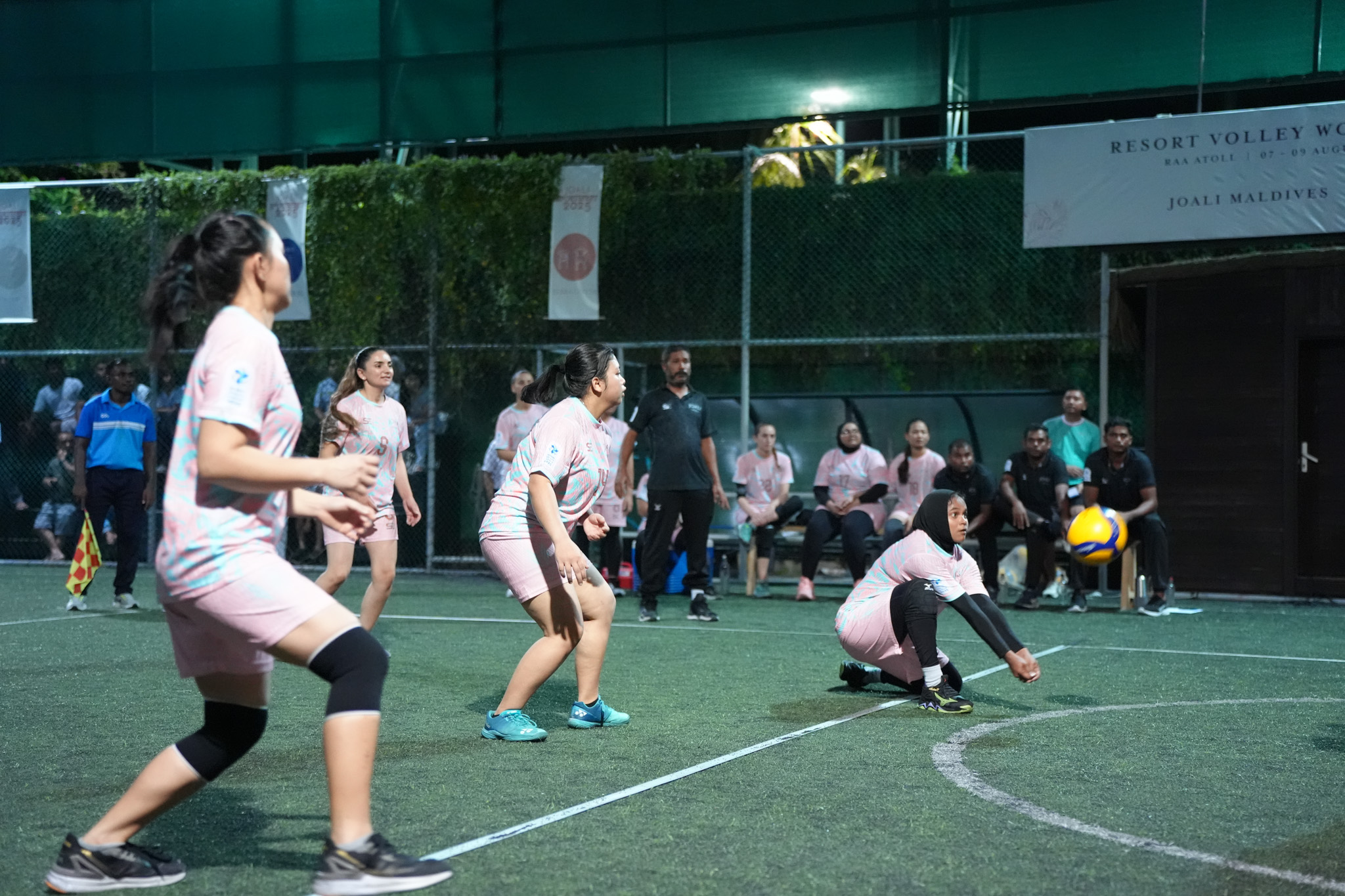RWL – M01 Joali Maldives vs Joali Being