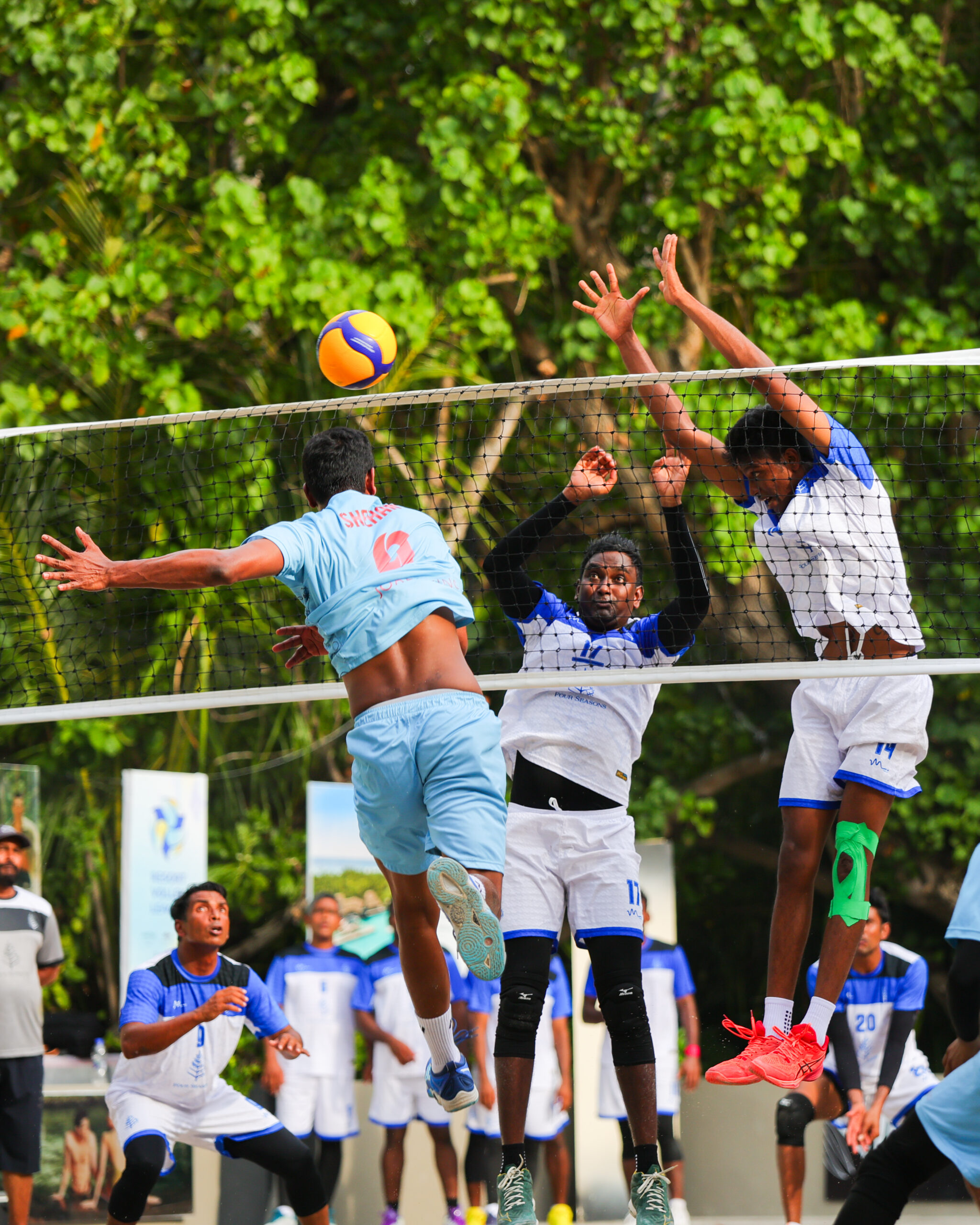 Joali Being vs Kuda Huraa