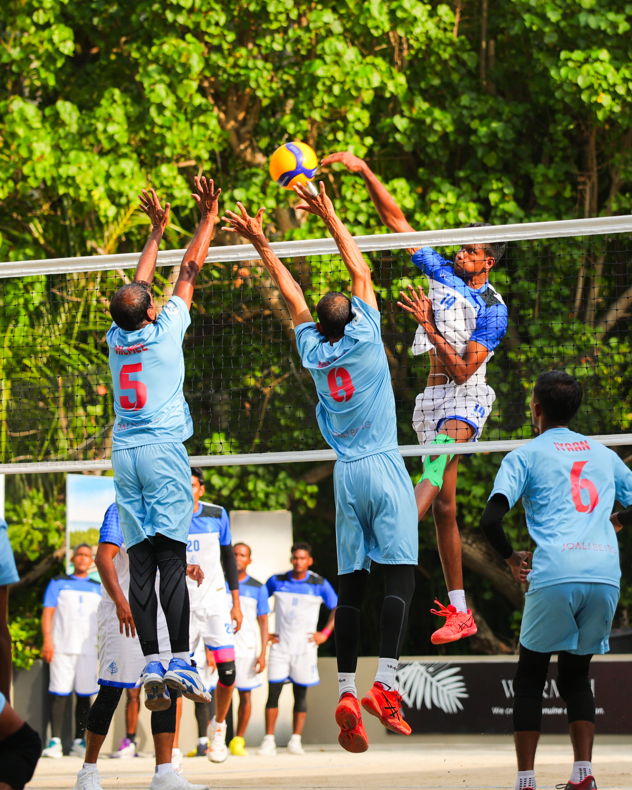 Joali Being vs Kuda Huraa